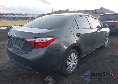 2015 Toyota Corolla Le z USA, uszkodzony, nr VIN 5YFBURHEXFP243797